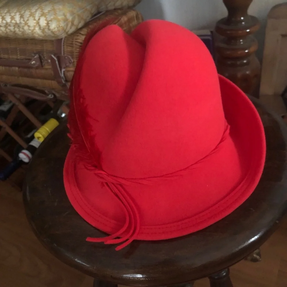 Vintage Red Wool Hat ~ MR. JOHN CLASSIC - Picture 3 of 14